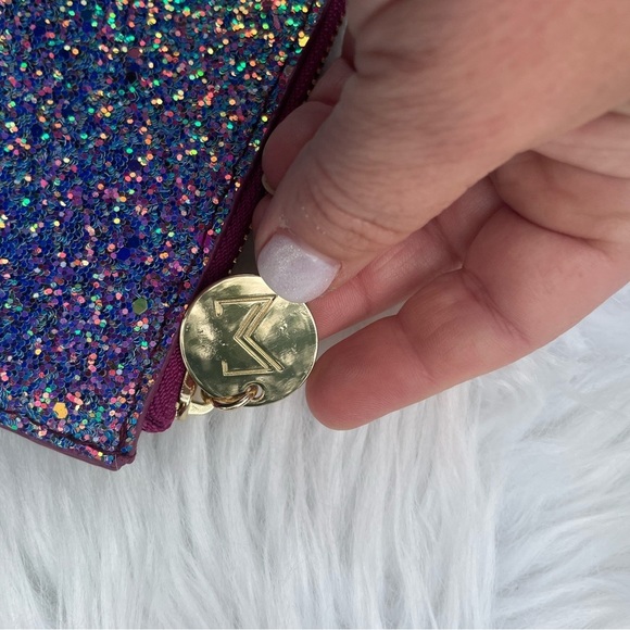 Alice in Wonderland - Sigma Beauty Glitter Makeup Pouch - Picture 8 of 8